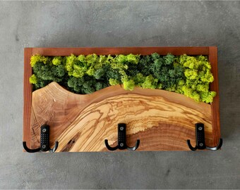 Moss & Olive Wood Wall Mounted Coat Rack: Rustic Home Decor