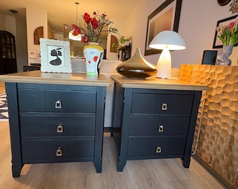 Hand-Painted Solid Wood Nightstands – Matte Black & Oak | Set of 2 | Botanical Drawer Lining