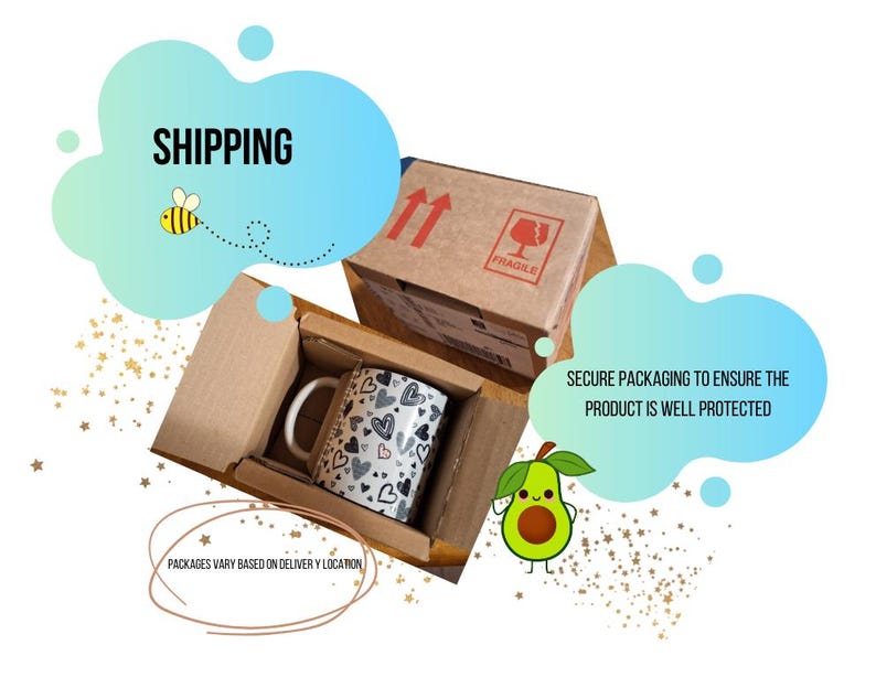 Puede incluir: Una taza de cer&aacute;mica blanca con un patr&oacute;n de corazones negros y grises dentro de una caja de cart&oacute;n. La caja est&aacute; dentro de una caja de env&iacute;o m&aacute;s grande. El texto de la imagen incluye "SHIPPING" y "FRAGILE".