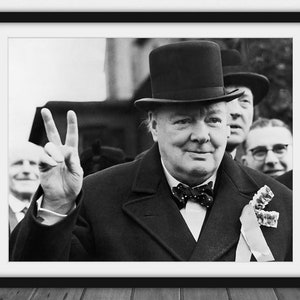 1945 Winston Churchill Victory Sign portrait, Black and White Photo, Vintage Wall Art, historical Wall Art, DIGITAL DOWNLOAD, PRINTABLE Art,