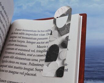 Black and White Hearts Bookmark: Aluminum Reader Gift