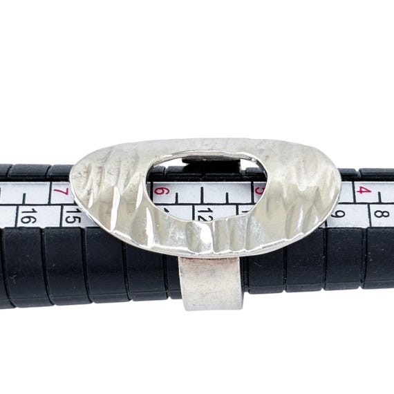 Hammered Oval Disk Statement Ring | Vintage Sterl… - image 7