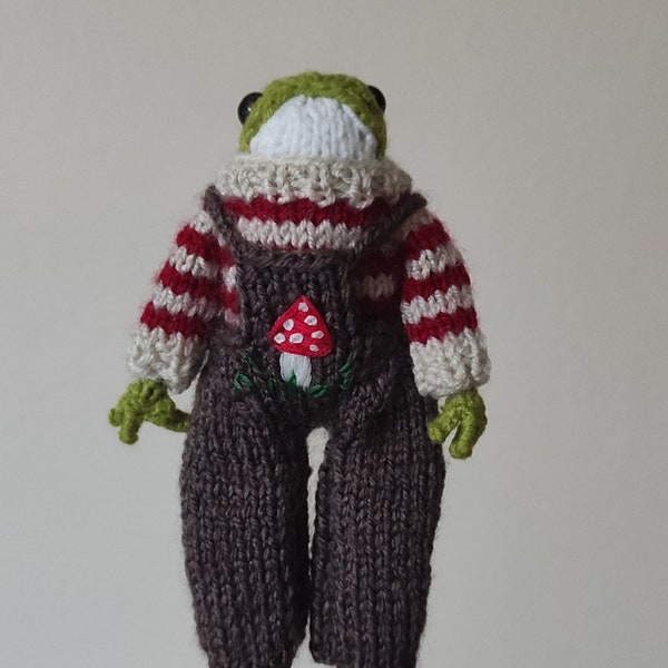Rana de crochet: rana de punto con mono bordado de hongos, rana amigurumi, rana de punto, muñeca amigurumi, regalos de Navidad