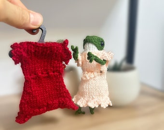 Crochet Frog Doll: Handmade Organic Cotton Amigurumi - Gift for Kids