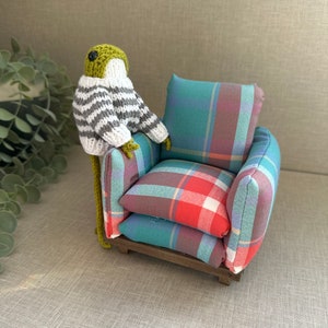 Crochet frog with armchair, Froggie's Sweater,Gift for Kids, Birthday gift,Froggie Frog and his armchair,Christmas gift,Sweater to fit frog,