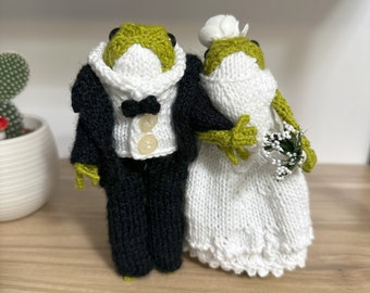 Bride and Groom Frog,Cute Frog,Custom Crochet frog,Valentine's Day Gift,Wedding Gift,Knitted Frog,Gift For Birthday,Cute Frog Crochet