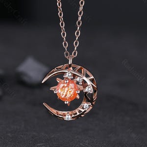 Sonnenstein Anhänger: Rosegold Mondsichel Schmuck