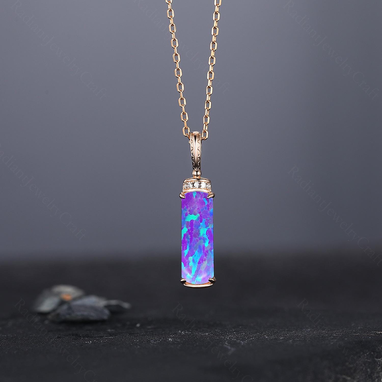 クッションラベンダーオパールペンダントネックレス：カスタムゴールド