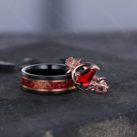 Anillos de pareja de granate de ataúd: alianzas de oro rosa y