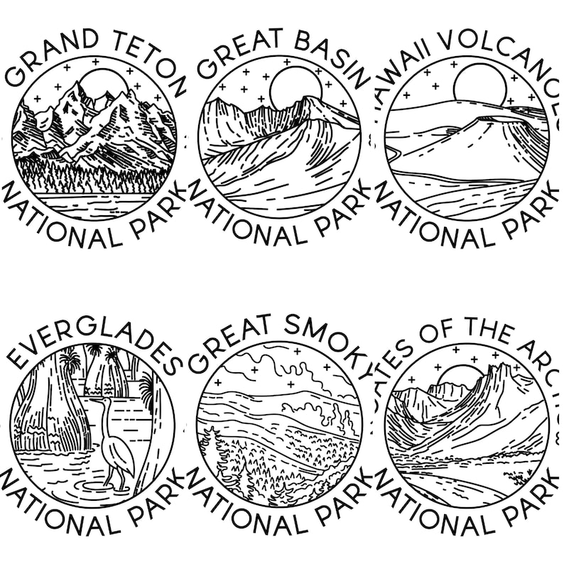 Op de afbeelding: Zes zwart-witte cirkelvormige ontwerpen met illustraties van nationale parken. Elk ontwerp bevat de parknaam en de tekst "Nationaal Park". Parken zijn onder meer Grand Teton, Great Basin, Hawaii Volcanoes, Everglades, Great Smoky Mountains en Gates of the Arctic.
