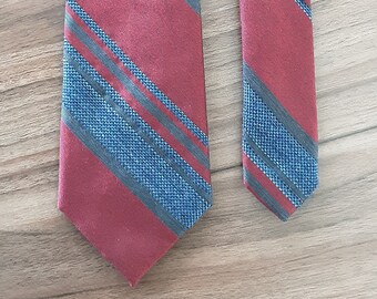 Vintage Men's Necktie by Lands' End Red & Blue Stripe Width: 3" Length 60" Silk/Wool