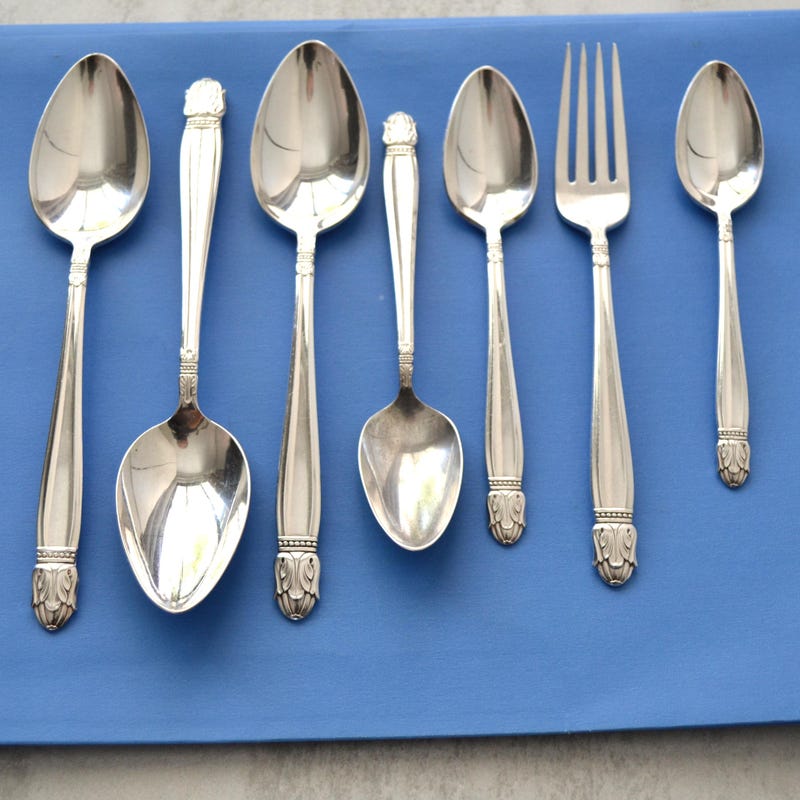 SET 6 DINNER KNIVES! Vintage HOLMES & EDWARDS INT'L