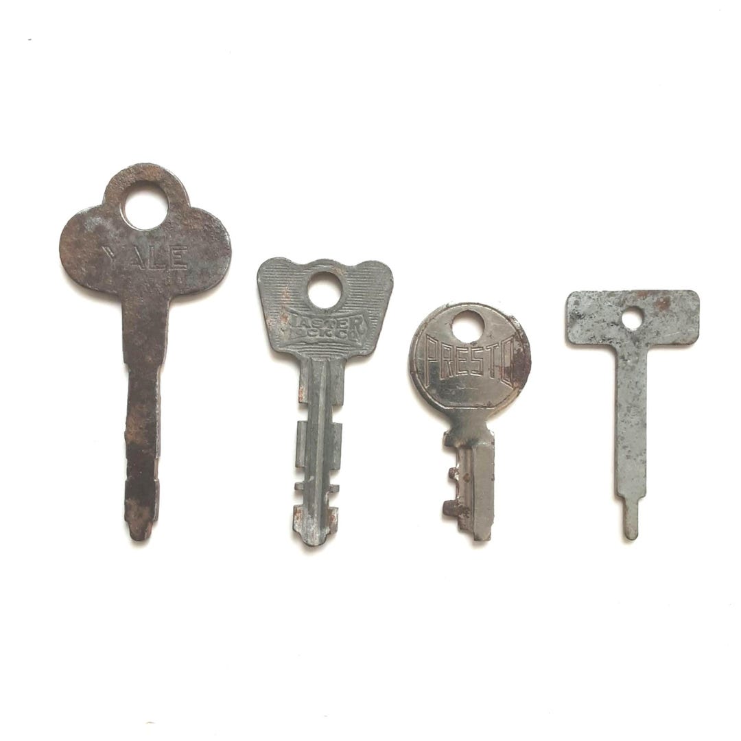 Vintage Keys Lot, Yale and Towne, Master Lock, Presto, Privacy Key - Etsy