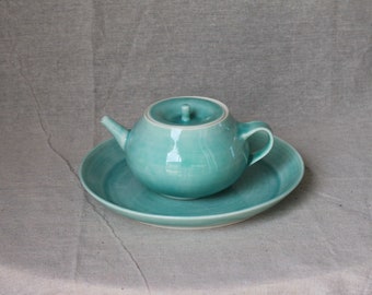 Handmade Porcelain Teapot (350ml)