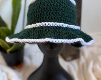 Sombrero de pescador de crochet hecho a mano - Verde bosque y blanco, unisex