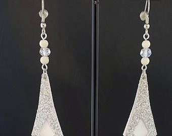 Silverglitterörhängen i läder, hängande örhängen i läder, hängande örhängen, örhängen i geometrisk stil