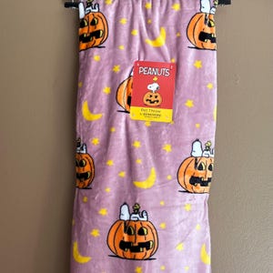 Peanuts Snoopy Pink Halloween Blanket Throw
