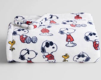 Peanuts Snoopy Woodstock Joe Cool Plush Throw Blanket (60"x72") STANDARD 100 OEKO-TEX Certified