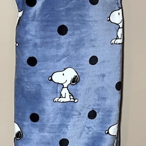 Peanuts Snoopy Blue/ Purple Polka Dot Blanket Throw