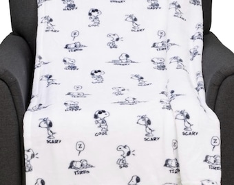 Peanuts Snoopy White Plush Blanket Throw