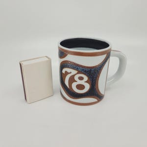 Royal Copenhagen Jahresbecher 1978 – Kleiner Vintage Design Becher Dänemark – Bo Kristensen Sammlerbecher - Geburtstag - Modell 3495