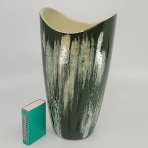Strehla Ceramics - Fat Lava Vase - GDR Fish Mouth - 18 cm high - green - Vintage - East Germany - East German Pottery GDR - Ceramic vase GDR