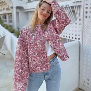 Veste matelassée à patchwork floral pour femme, Veste décontractée en coton léger, Printemps unique, Fête des Mères, Fleurs roses uniques, Vêtements mignons image 8