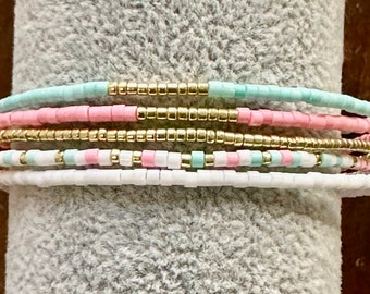 Set di bracciali Miyuki Pastel: bracciali elastici con perline fatte a mano