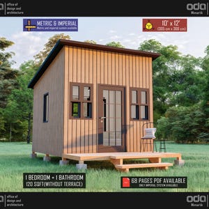 Puede incluir: Una pequeña cabaña de madera con techo marrón y revestimiento vertical. La cabaña tiene una puerta y ventanas, y una pequeña terraza. Las dimensiones son 305 cm x 366 cm. La cabaña incluye 1 dormitorio y 1 baño. Hay un PDF de 68 páginas disponible.