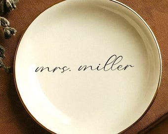mrs custom ring dish, Wedding Ring Dish, Engagement Ring Holder, Engaged Couple Gift, Personalized Engagement Ring Dish , Trinket  Ring Dish