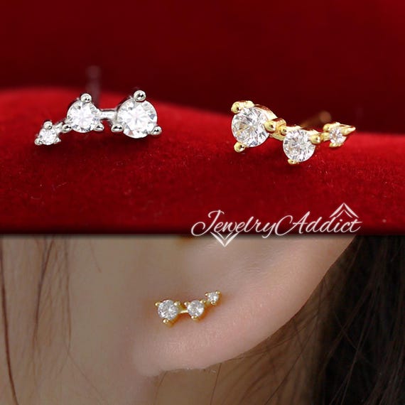 thumbnail image 2 of 20g Gold Plated Crystal Ear Climber Cartilage Ring – Bar Stud Piercing – Made In AU 2 of 2