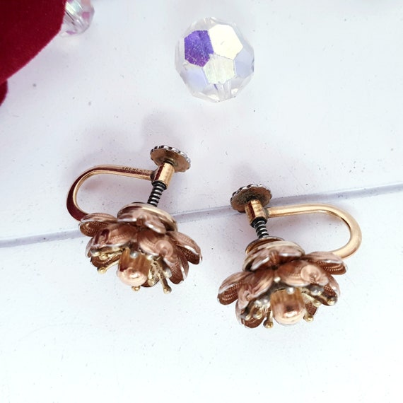 Vintage 1950s Flower Earrings in Rose Gold Tone s… - image 3