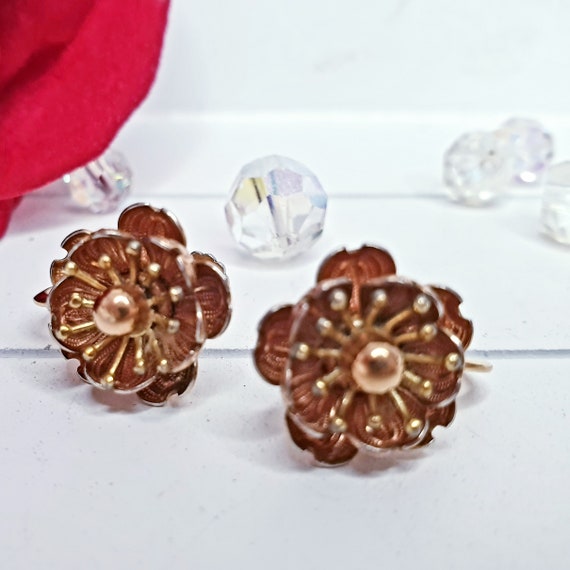 Vintage 1950s Flower Earrings in Rose Gold Tone s… - image 1