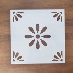 Pochoir Carreau de Ciment Floral – Motif Fleurs Vintage – Pochoir Réutilisable Déco Mur, Sol, Meuble, DIY