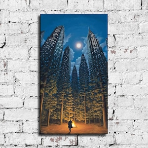 Puede incluir: Una impresión artística en lienzo representa una escena surrealista de imponentes rascacielos en medio de un bosque de altos árboles bajo un cielo iluminado por la luna. Una figura solitaria camina hacia una fogata.