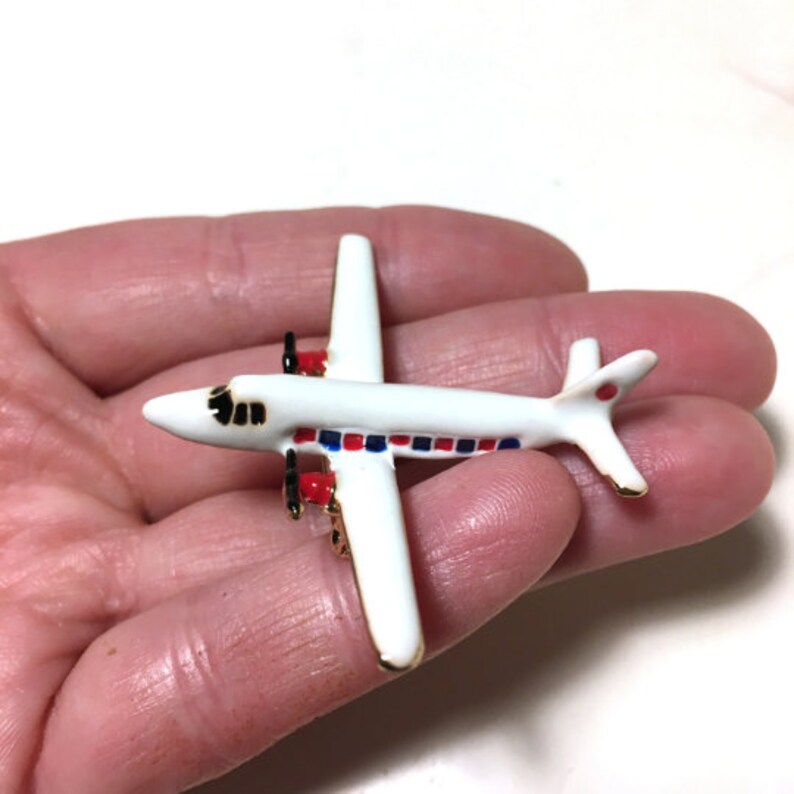 Airplane Brooch Enamel Airplane Gift Traveller Brooch Flight Attendant