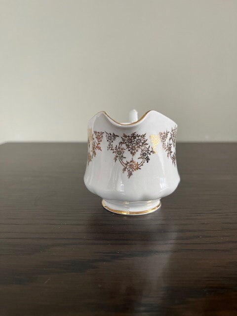 Pot à Crème Argenté Style Reine Anne En Forme De Cafetière - Daté 1911 - Occasion (Fermeture Du Couvercle Non étanche)