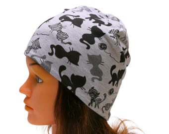Gorro de punto de algodón hecho a mano con gatos grises