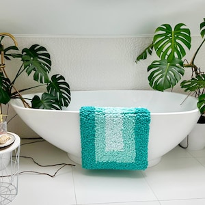 Turquoise Ombre Bath Mat – Soft, Absorbent & Non-Slip