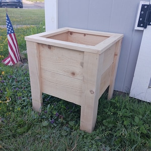 Twelve Inch Cedar Planter Box