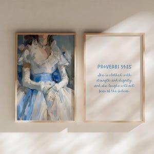 Arte de pared imprimible cristiano azul, ella está vestida con, regalo de arco de coqueta azul preppy de moda decoración de pared de versículo bíblico cristiano religioso