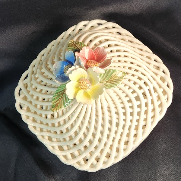 Vintage porcelain covered basket weave dresser box trinket dish capodimonte style 1970s made in Spain