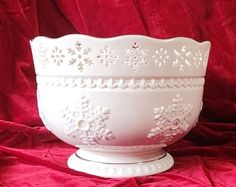 Cuenco con base de copo de nieve con joyas Lenox 2001 Centro de mesa Copos de nieve con gemas Hecho en EE. UU. Navidad. **Leer**