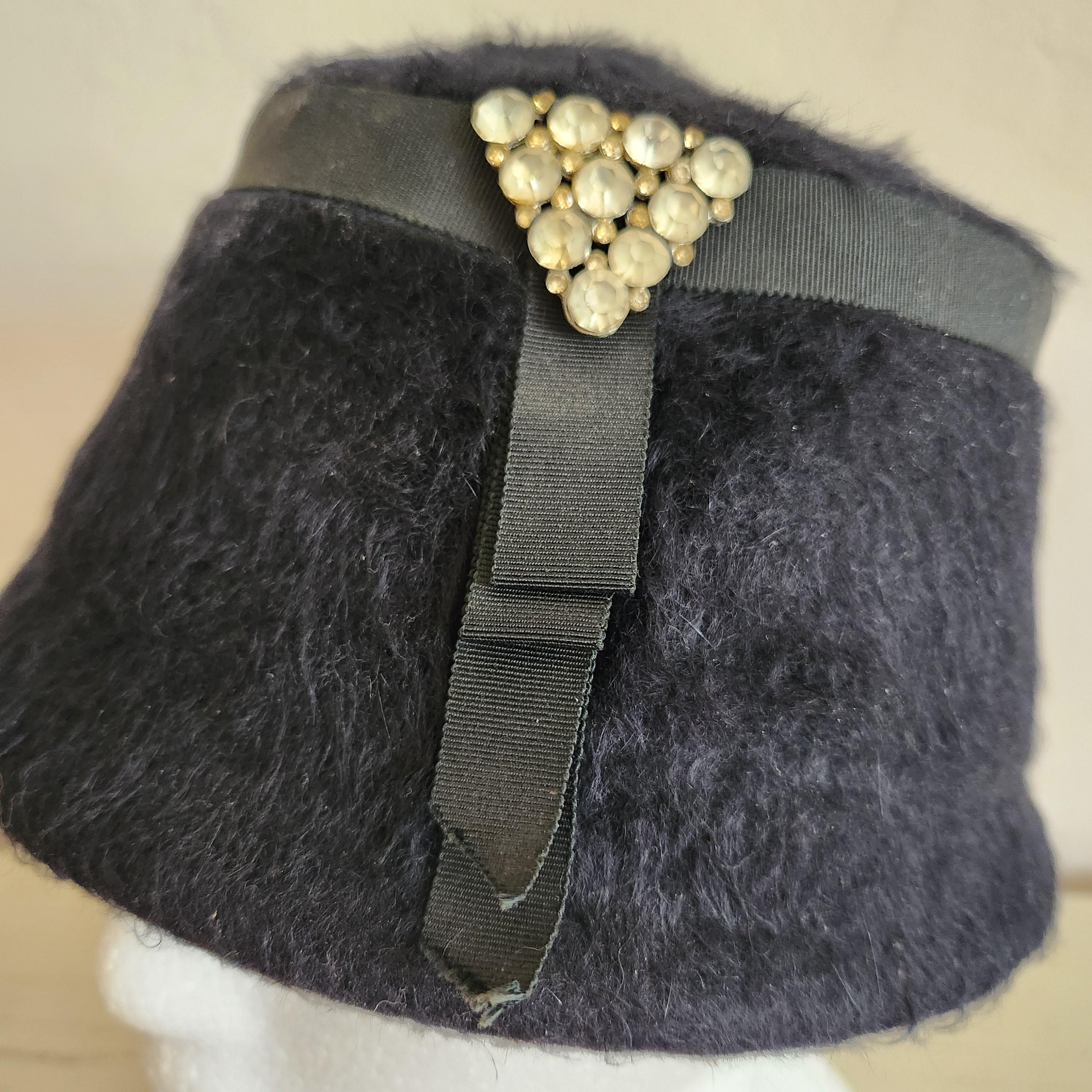 Vintage Black Beaver Fur Cloche Hat With Rhinestone, Size 22 
