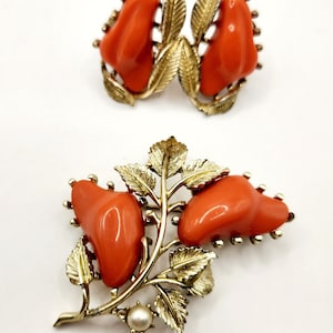 vintage mcm Coro faux coral brooch earring set 1960s demi parure