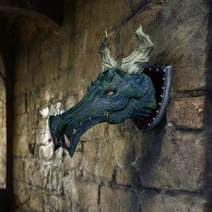 Wyvern Dragon Head Trophy - Exquisite 3D Printed Fantasy Decor - Ready to Paint