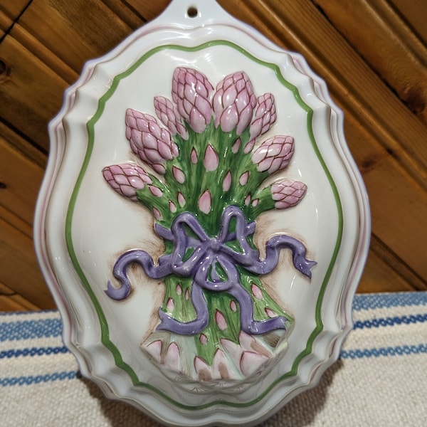 Vintage, Franklin Mint, Le Cordon Bleu Porcelain Mold / Mold with Asparagus