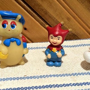 Vintage Toy Lot: Glo Doodlebug, Ty Beanie Baby Flip, Jester, Bob the Builder