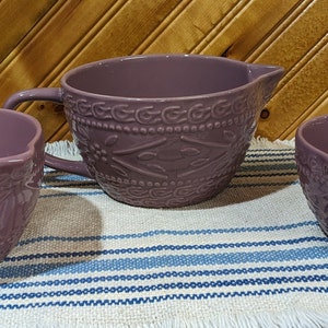 Temp-Tations Presentable Ovenware by Tara, Old World Embossed