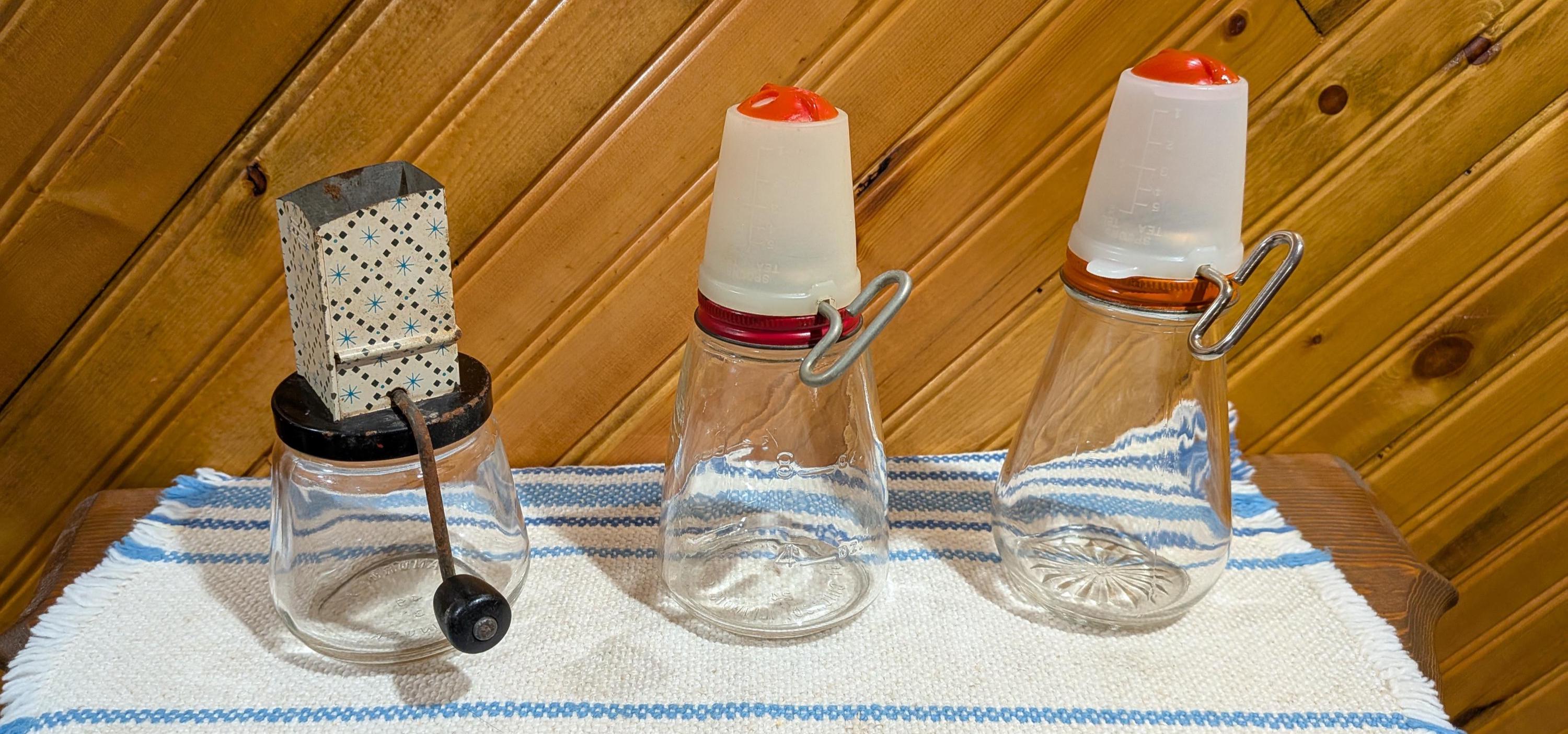 ヴィンテージ、1950年代の手回し式ナッツ/スパイスグラインダー - Etsy 